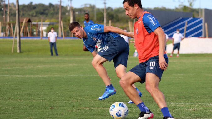 Com foco nas bolas paradas, Bahia segue se preparando para ...