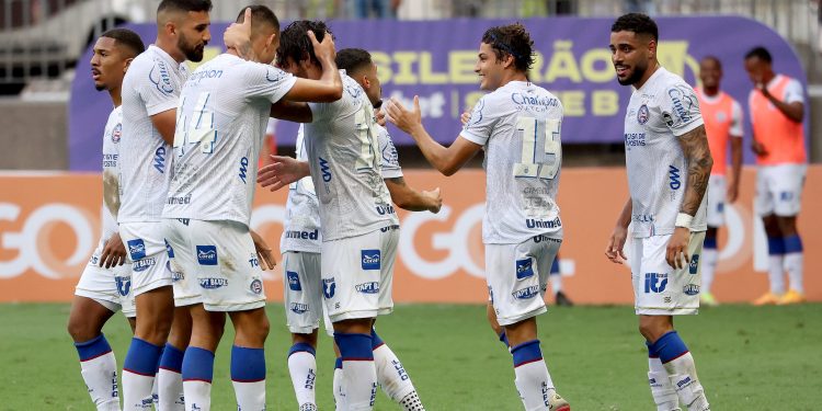 De virada, Bahia vence o Vasco por 2 a 1 na Fonte Nova e aumenta vantagem para o quinto colocado