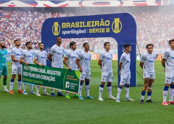 Após triunfo contra o Vasco, Bahia tem 94,4% de chance de acesso, afirma UFMG