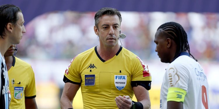Bahia x Vasco: Raphael Claus apita jogo na Arena Fonte Nova