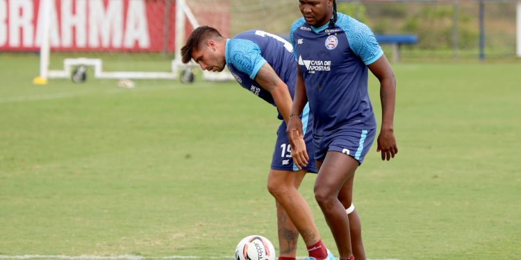 Com foco nas bolas paradas, Bahia segue se preparando para enfrentar o Vasco