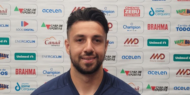 Claus revela cobrança do elenco por resultados fora de Salvador: “A gente tem se cobrado”