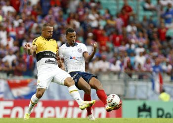 Com desfalques, Bahia enfrenta o Criciúma nesta quinta no estádio Heriberto Hülse