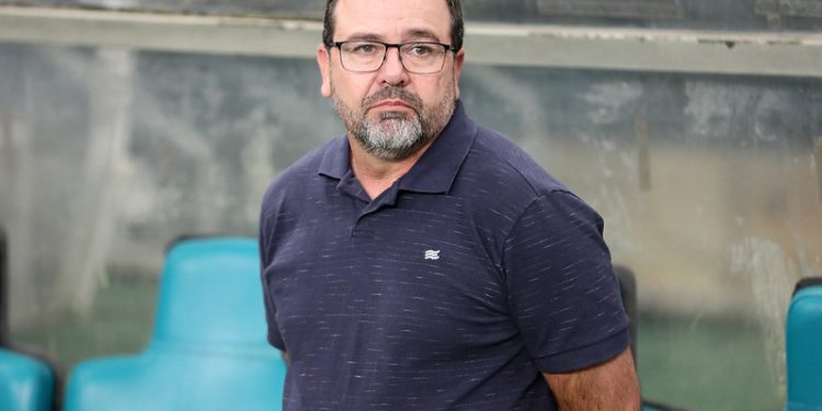 Enderson agradece apoio da torcida e busca equilíbrio para voltar a vencer jogando fora de casa