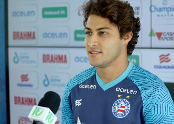 Marcinho fala sobre possibilidade de jogar na esquerda: “Se Enderson acredita que é a escolha certa eu vou fazer”