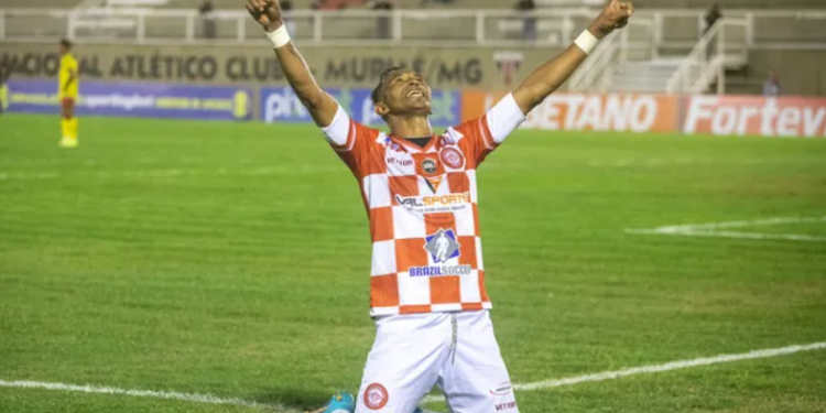 Próximo adversário do Bahia, Tombense vence e se aproxima do G-4