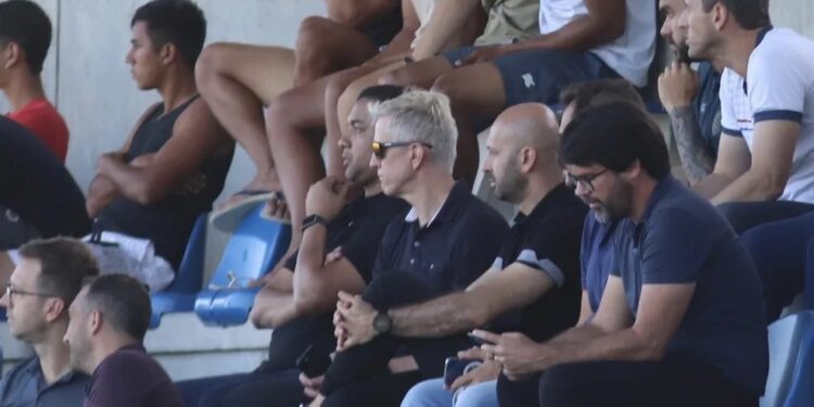 Dirigentes do Grupo City acompanham treino do Bahia