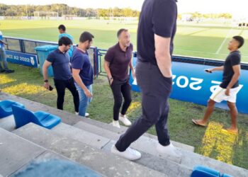 Dirigentes do Grupo City acompanham treino do Bahia