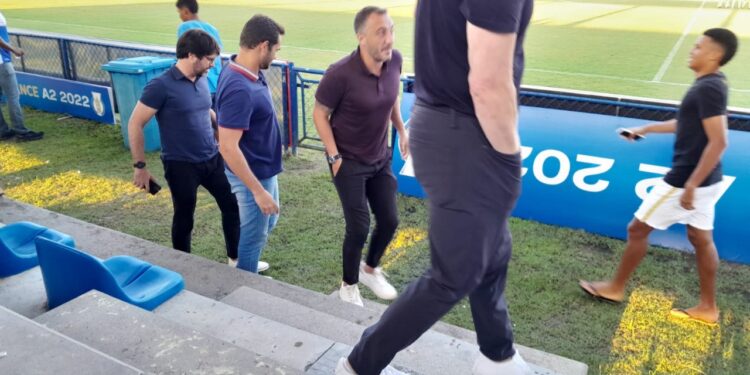 Dirigentes do Grupo City acompanham treino do Bahia