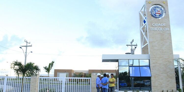 Dirigentes do grupo City se reúnem com a diretoria do Bahia no CT Evaristo de Macedo