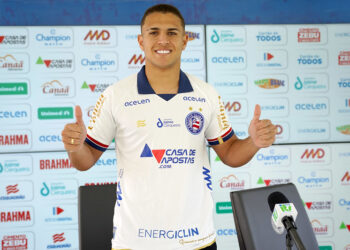 Recuperado de lesão, Caio Vidal treina com bola e pode estrear pelo Bahia contra o Operário