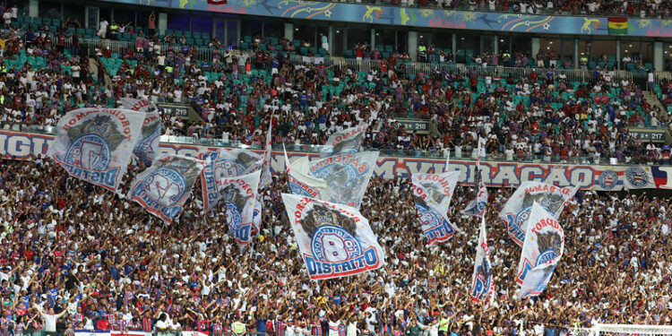 Torcida Bamor dribla punição da Justiça com mudança de nome e CNPJ; entenda