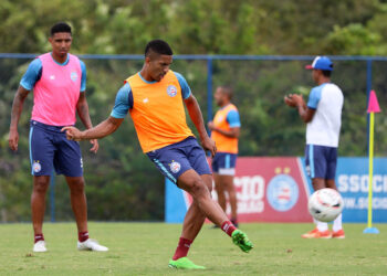 Com Matheus Bahia em campo, elenco inicia preparação para enfrentar o Vila Nova