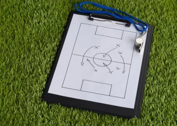 Confira os técnicos livres no mercado que podem treinar o Bahia