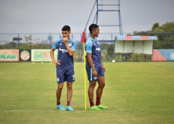 De olho no Grêmio, Bahia intensifica trabalho tático no CT Evaristo de Macedo