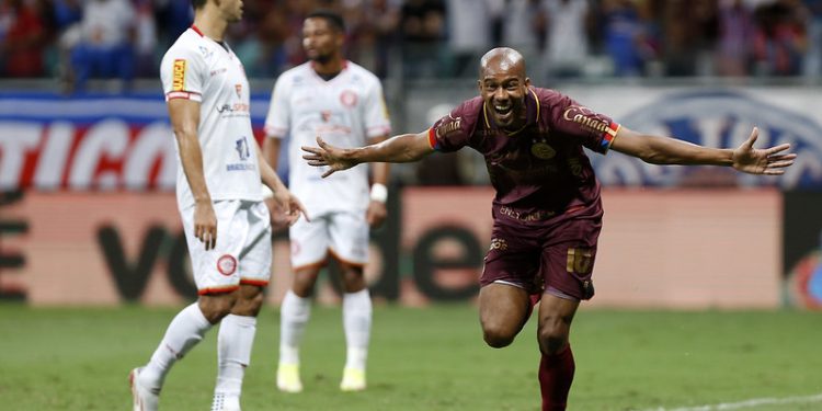 CRB encaminha contratação do atacante colombiano Jonathan Copete