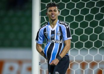 Bahia apresenta proposta milionária ao Fluminense pelo atacante Gabriel Teixeira