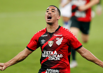 Bahia fecha compra do volante Christian, do Athletico