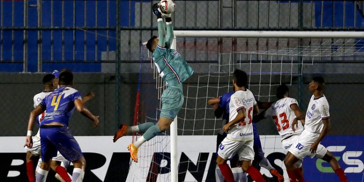 Com pênalti duvidoso, Bahia perde para o Jacobinense na Arena Cajueiro