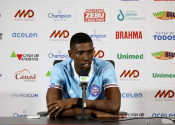 Apresentado, Kanu avalia disputa por posição e como pretende se encaixar no time de Renato Paiva