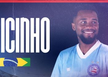 Bahia oficializa contratação do lateral-direito Cicinho