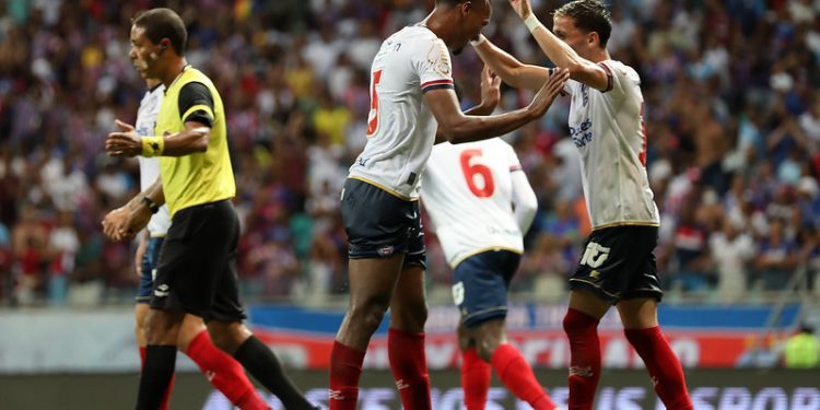 Com gol nos acréscimos, Bahia vence o Atlético de Alagoinhas por 2 a 1