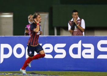 Em Pituaçu, Bahia vence o Juazeirense por 3 a 1 na estreia de Renato Paiva