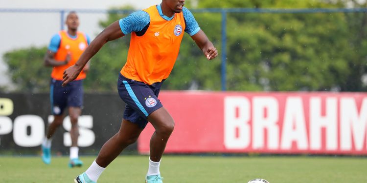 Kanu, Rezende e Ricardo Goulart são vetados e não enfrentam o Jacobinense