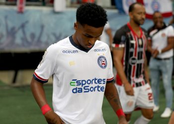 Kayky elogia torcida do Bahia e analisa estreia: “Estava um pouco fora de ritmo”