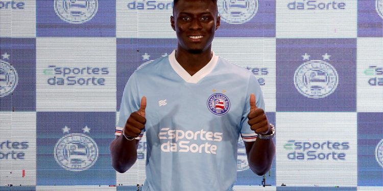 Lateral Jhoanner Chávez tem nome publicado no BID e já pode estrear com a camisa do Bahia