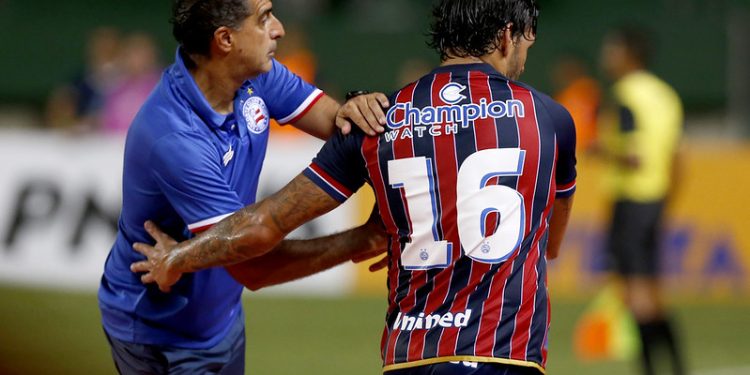 “Muito orgulhoso dos jogadores e da capacidade de trabalho”, diz Paiva após triunfo fora de casa