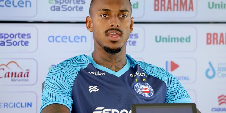 Raul Gustavo defende estilo de jogo e analisa início de temporada no Bahia