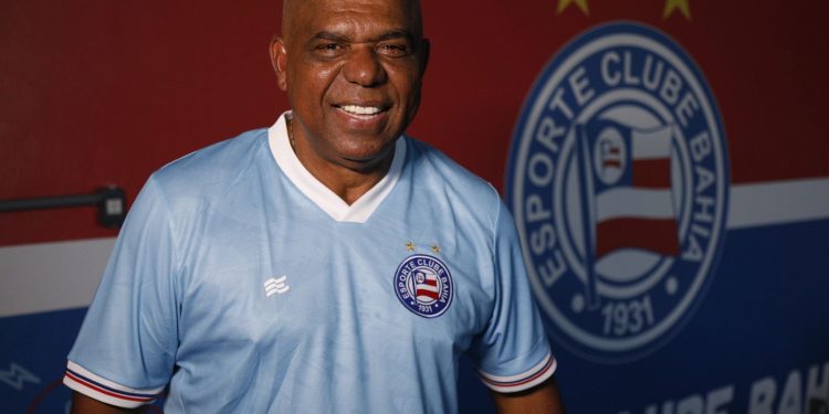 Bahia batiza campo principal da Cidade Tricolor com nome do ex-goleiro Ronaldo Passos