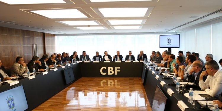 CBF projeta reunião para analisar novo limite de estrangeiros na Série A do Brasileirão