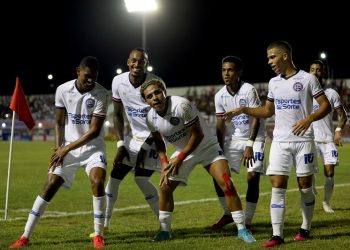 De virada, Bahia bate o Atlético-BA por 2 a 1 e conquista primeiro triunfo na Copa do Nordeste