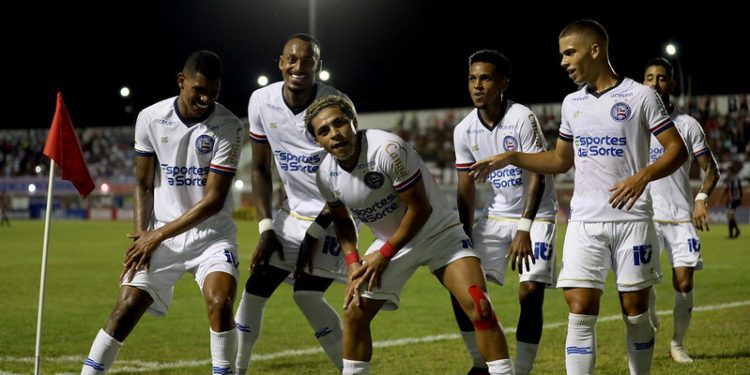 De virada, Bahia bate o Atlético-BA por 2 a 1 e conquista primeiro triunfo na Copa do Nordeste