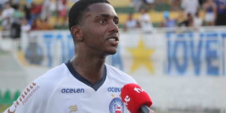 Roger Gabriel se torna o jogador mais novo a atuar profissionalmente pelo Bahia