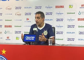 Paiva explica mudanças na equipe e defende modelo de jogo do Bahia