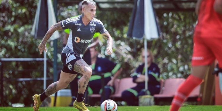 Bahia procura Atlético-MG pelo atacante Eduardo Vargas