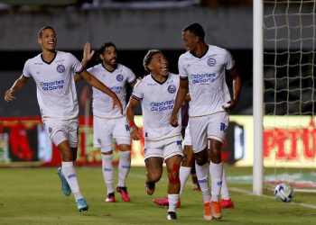 Bahia atropela o Jacuipense, vence por 4 a 1 e garante vaga na segunda fase da Copa do Brasil
