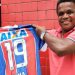 Ex-Bahia, Lima Sergipano “rifa” camisa do clube para comprar bolo de aniversário