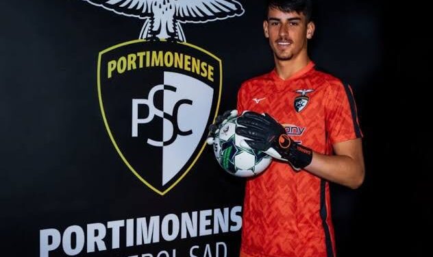 Emprestado pelo Bahia, Goleiro Gabriel Souza faz linda assistência em Portugal
