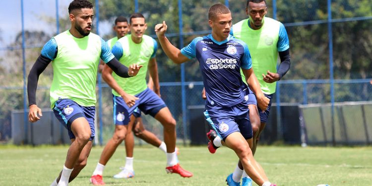 Meia Patrick Verhon recebe sondagens de clubes da Itália e do Japão, diz site