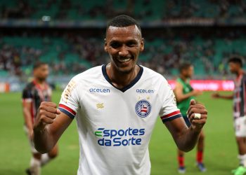 Bahia renova contrato do volante Rezende por mais duas temporadas