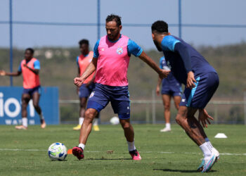 Confira a provável escalação do Bahia para enfrentar o Botafogo nesta segunda