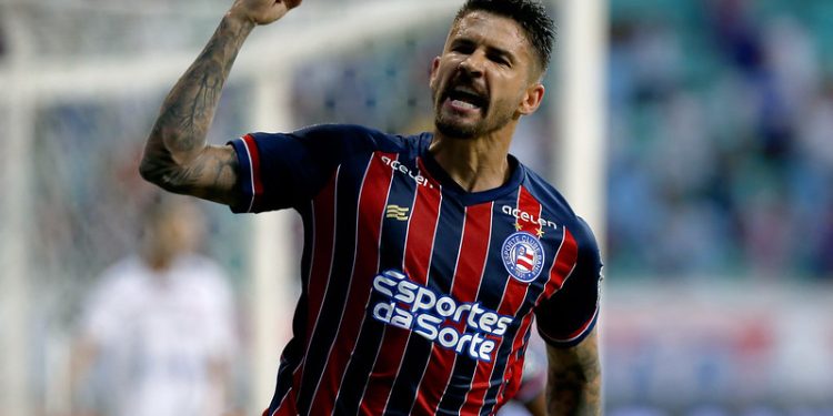 Everaldo marca na final e chega a nove gols pelo Bahia