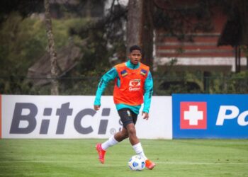 Lateral do Bahia pode ficar de fora por mais de um mês