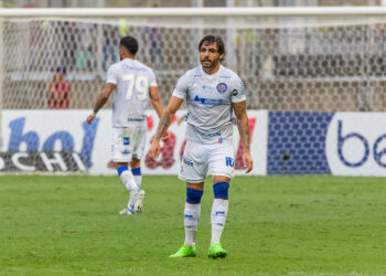 Reserva no Bahia, atacante Ricardo Goulart decide se aposentar do futebol
