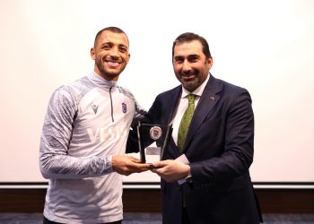 Victor Hugo se despede do Trabzonspor e viaja para assinar com o Bahia