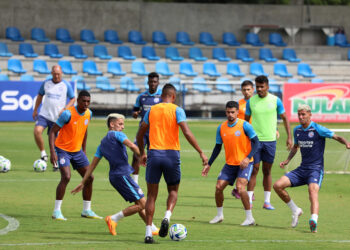 Bahia inicia preparação para sequência de sete jogos até o fim de maio